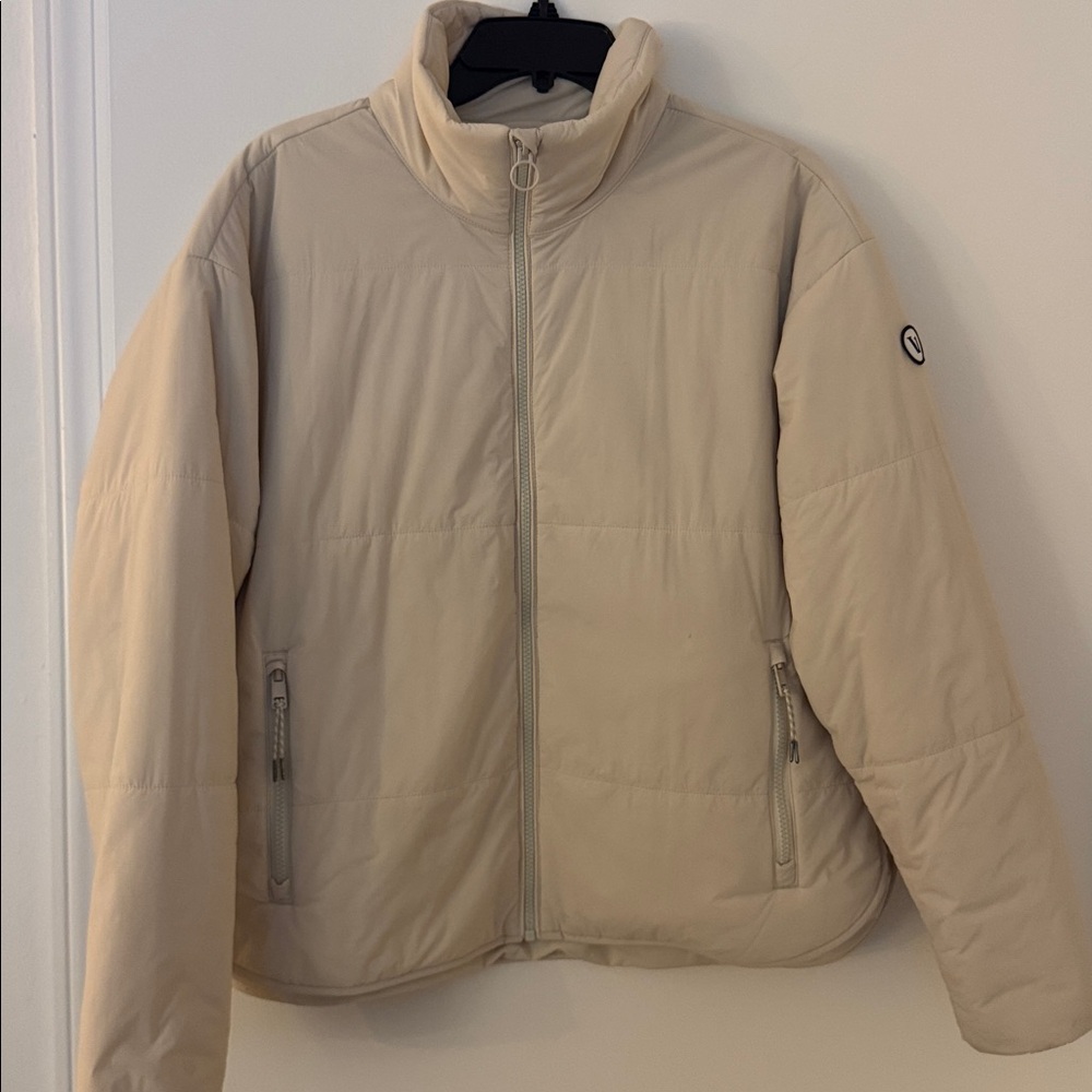 Vuori Canyon Insulated Puffer Jacket in Bone, Size Medium